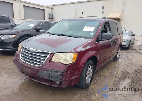 2008 Chrysler Town & Country Touring z USA, uszkodzony, nr VIN 2A8HR54P88R711663